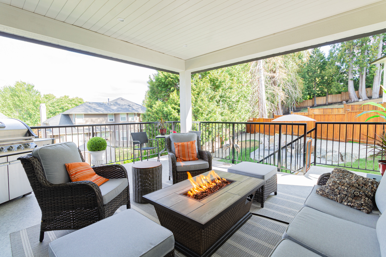 Transforming Your Backyard into a Relaxing Oasis: Tips from a Toronto Deck Builder